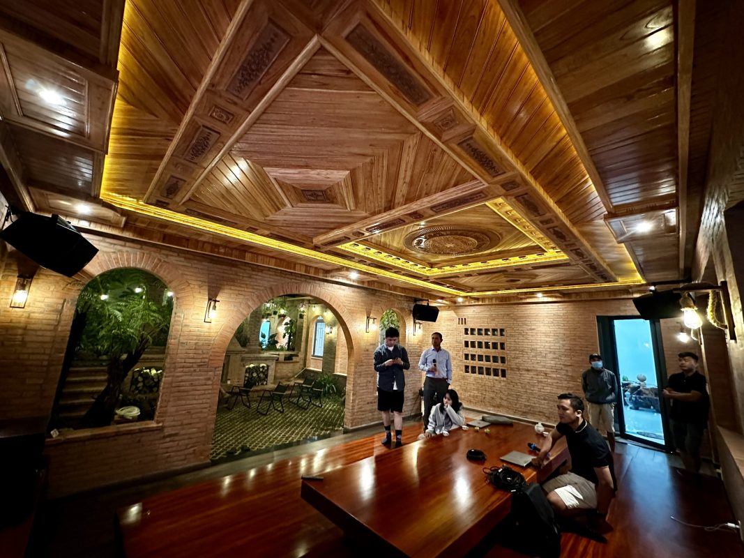 Âm thanh cho phòng tiếp khách biệt thự