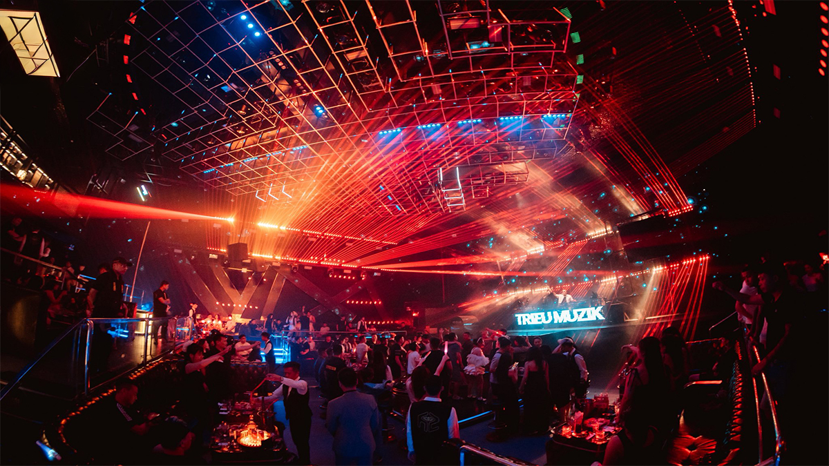 Sân khấu siêu vũ trường H2 tại Hà Nam