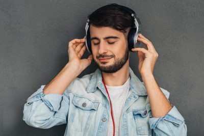 listen-to-music-keeping-close-the-eyes